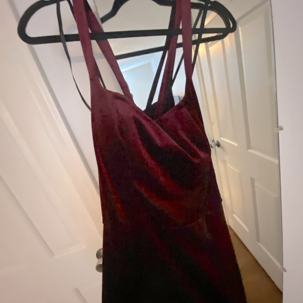 Windsor burgundy dress with leg slit